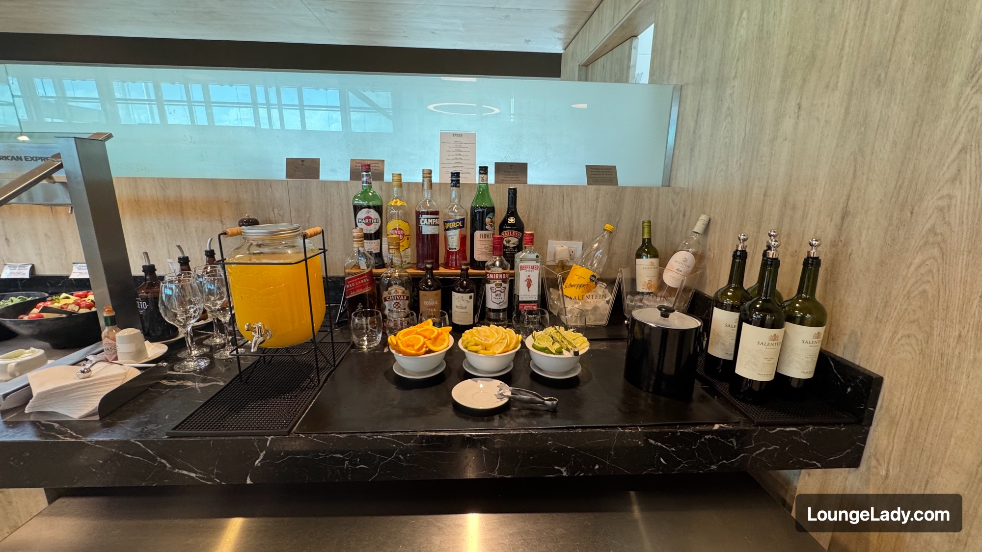 Drinks and buffet options